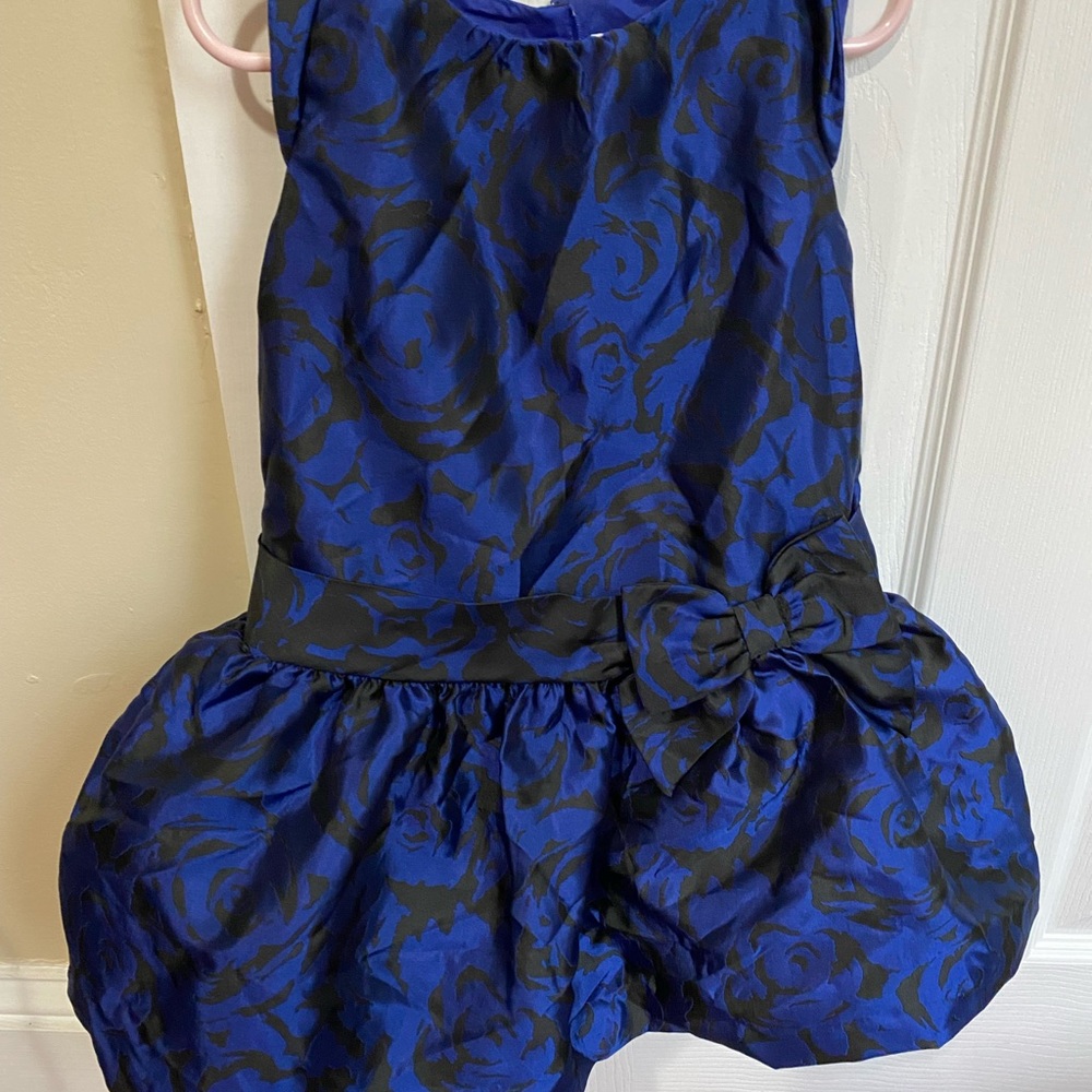 Black and blue formal sleeveless dress